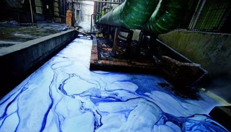 HM一把火烧光了自家衣服?外媒揭露时尚背后的真相,触目惊心...