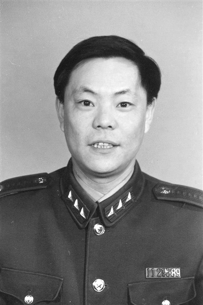 崔大庆: 中弹后仍紧紧抓住歹徒的手