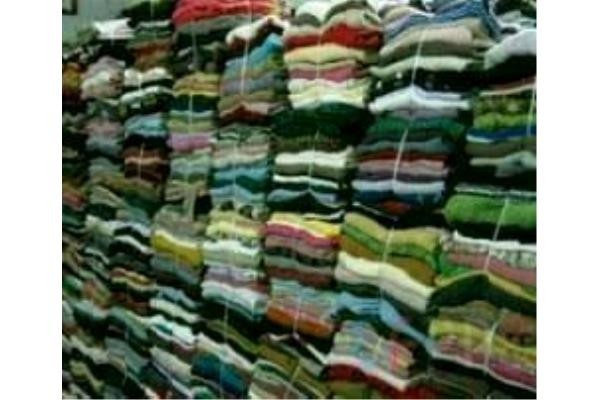 常平库存服装尾货回收价格表收购那家好